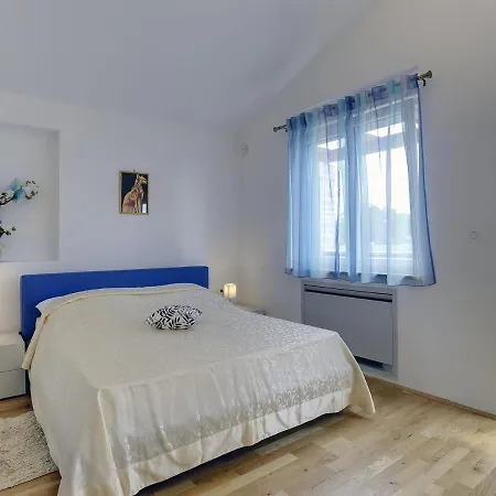 Villa Modern With Pool In Bratulici Hreljići