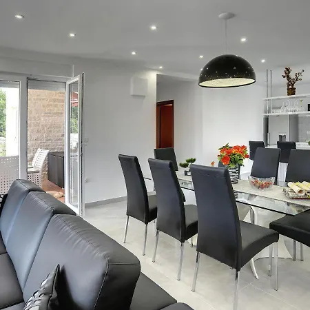 Modern With Pool In Bratulici Villa *